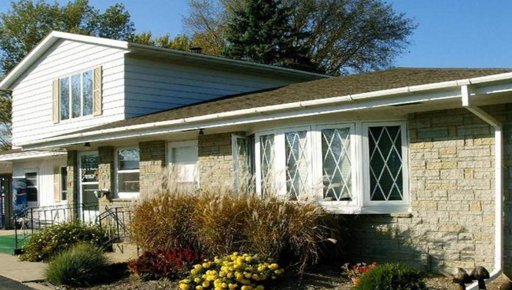Budget Inn Long Prairie Exterior photo