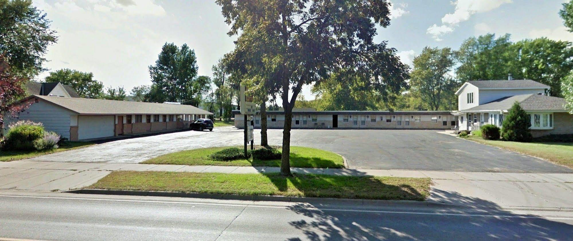 Budget Inn Long Prairie Exterior photo