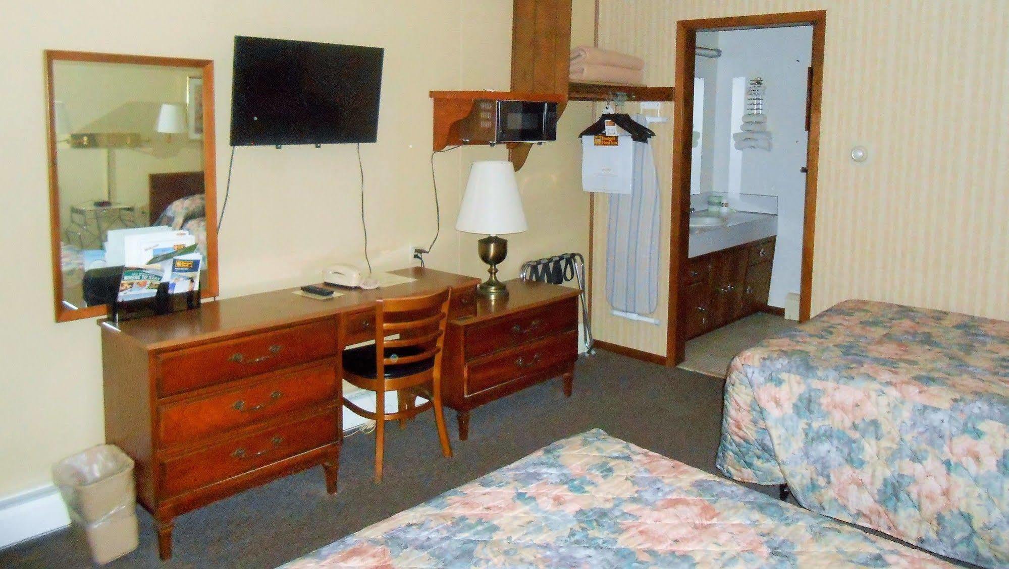 Budget Inn Long Prairie Exterior photo
